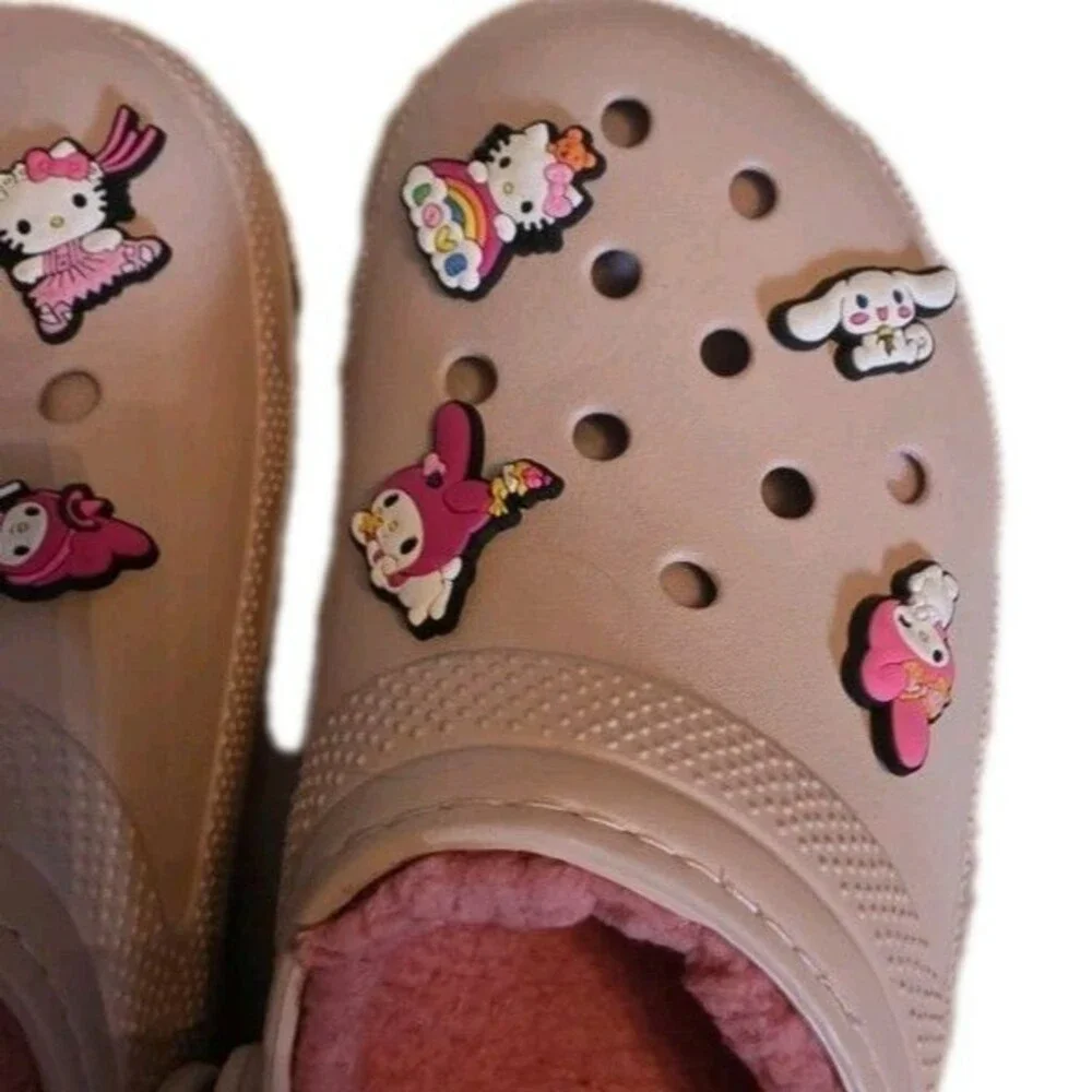 Crocs Classic Lined Clogs Pink w/ Sanrio Jibbitz Charms – Women’s 10 / Men’s 8